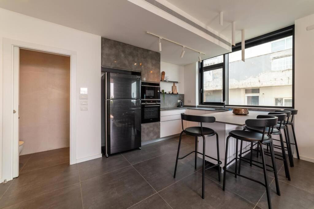 Amazing Penthouse On Gordon Beach 8 Guests Tel Aviv-Jaffa Exterior foto